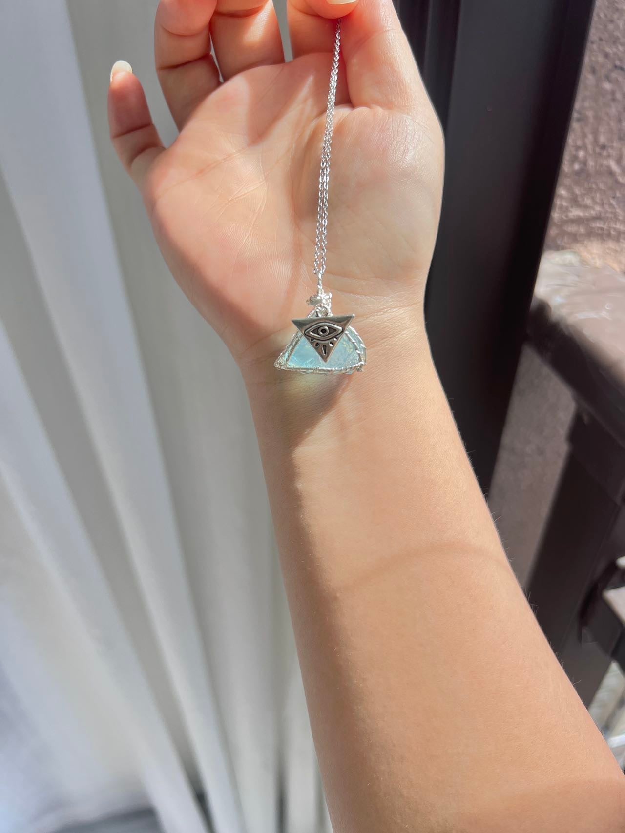 [100% HANDMADE] Triangular Baby Blue Aquamarine